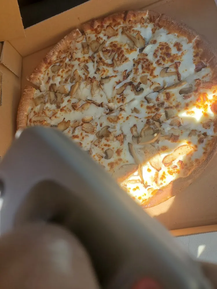Chicken Alfredo Pizza